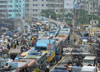 Essential Dhaka driving tips for New Drivers on Congested Roads