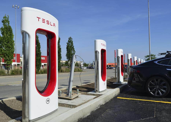 EV Growth in Bangladesh Faces Price and Charging Challenges